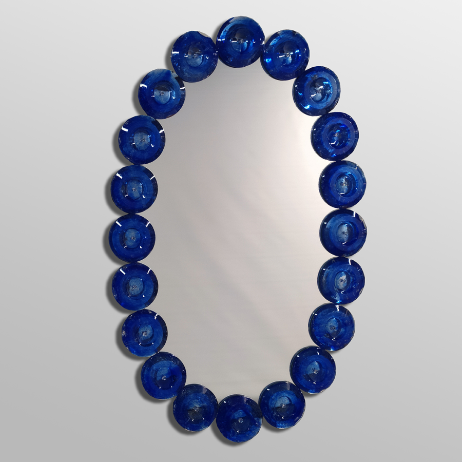 Oceano Blu - Espejo veneciano ovalado de cristal de Murano azul.